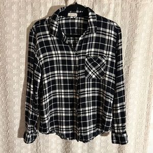 Garage Small Black & White Checkered Flannel